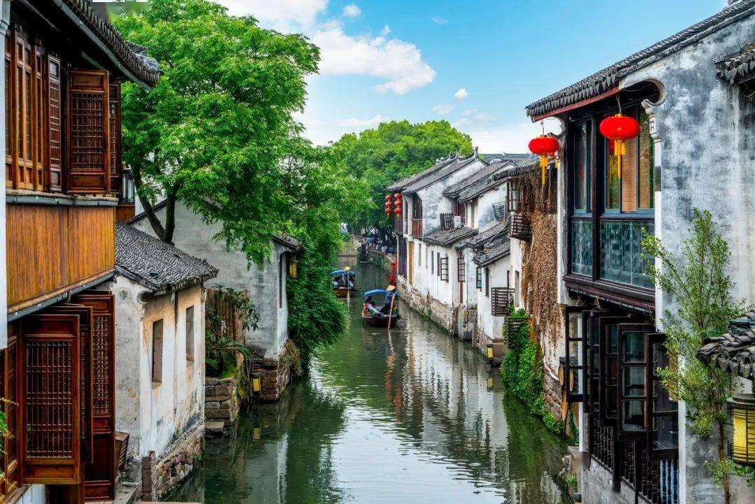 一个两位数，个位上的数字是十位上的两倍，这个两位数是多少